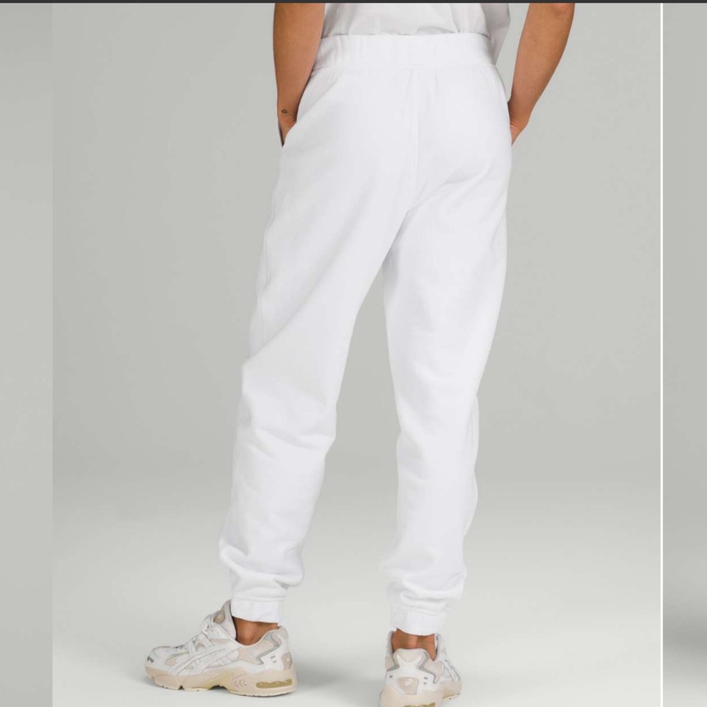 Lululemon | Relaxed High Rise Jogger - Picture 2 of 6